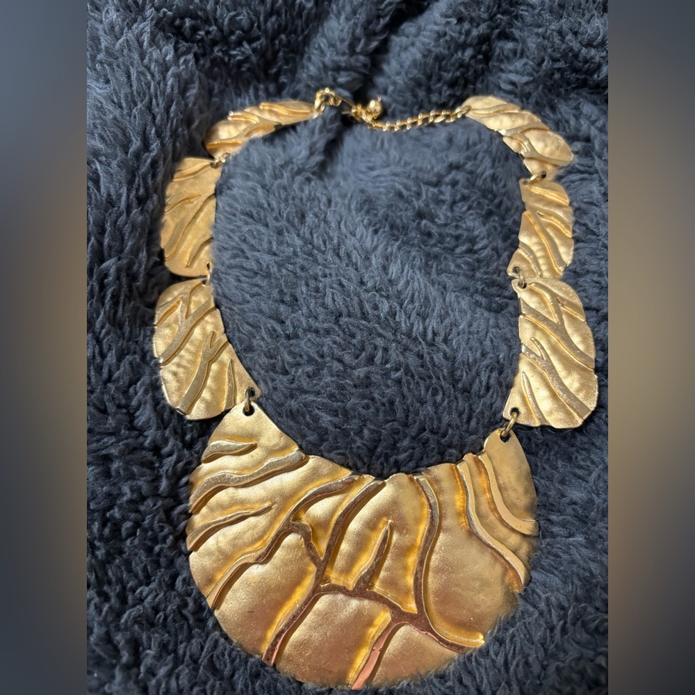 Elegant Gold Statement Necklace